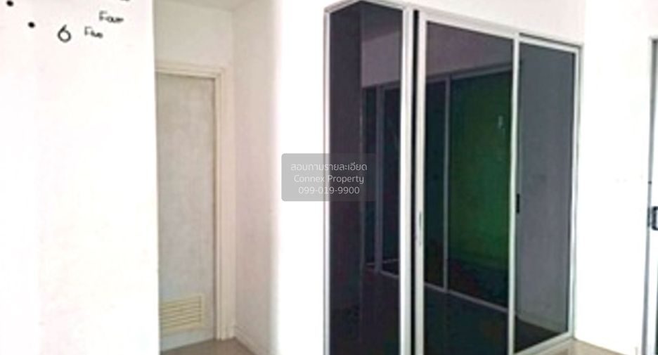 For sale 4 bedrooms townhouse in Lat Krabang, Bangkok
