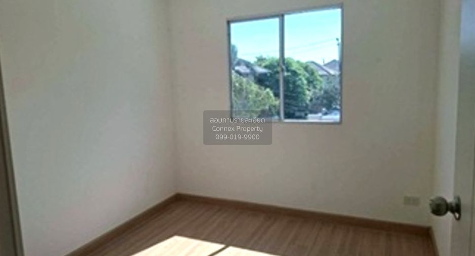 For sale 4 bedrooms townhouse in Lat Krabang, Bangkok
