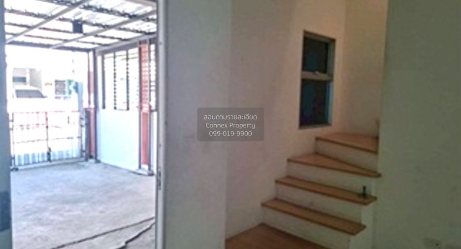 For sale 4 bedrooms townhouse in Lat Krabang, Bangkok
