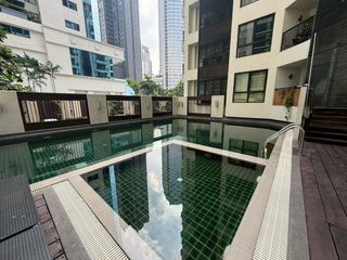 For sale 4 bedrooms condo in Watthana, Bangkok
