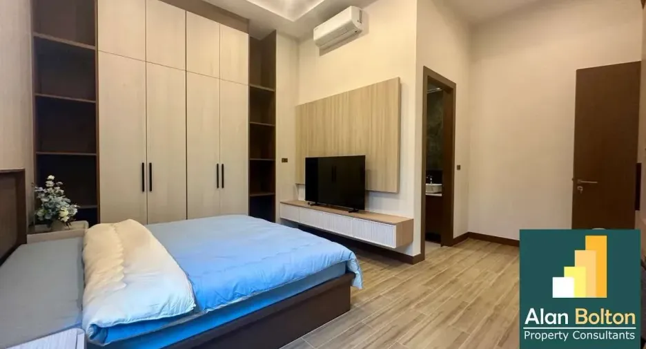 For rent and for sale 4 bedrooms house in Bang Lamung, Chonburi