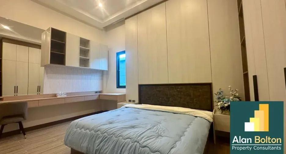 For rent and for sale 4 bedrooms house in Bang Lamung, Chonburi