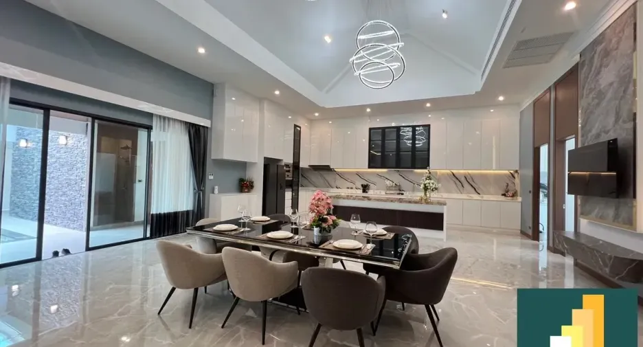 For rent and for sale 4 bedrooms house in Bang Lamung, Chonburi