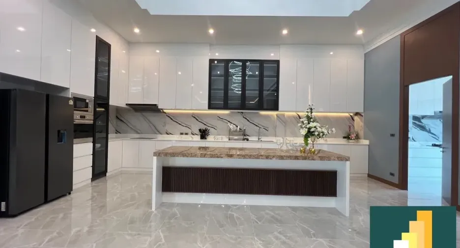 For rent and for sale 4 bedrooms house in Bang Lamung, Chonburi