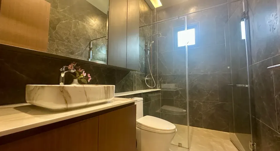 For rent and for sale 4 bedrooms house in Bang Lamung, Chonburi