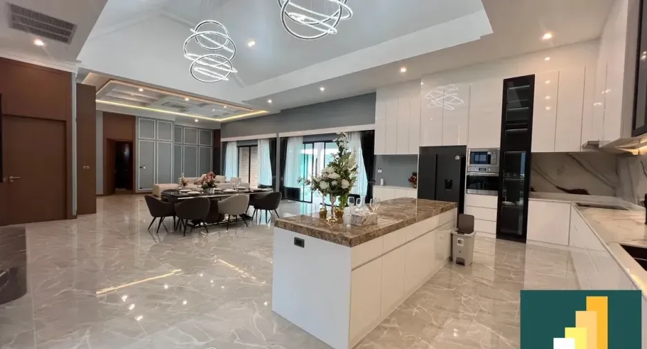 For rent and for sale 4 bedrooms house in Bang Lamung, Chonburi