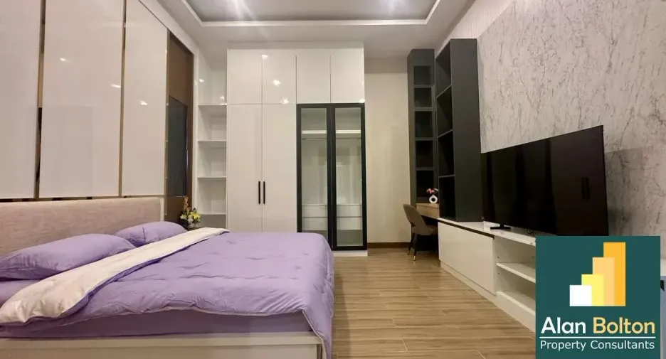 For rent and for sale 4 bedrooms house in Bang Lamung, Chonburi