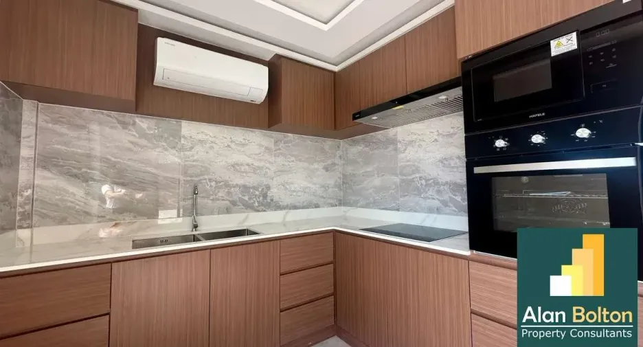 For rent and for sale 4 bedrooms house in Bang Lamung, Chonburi
