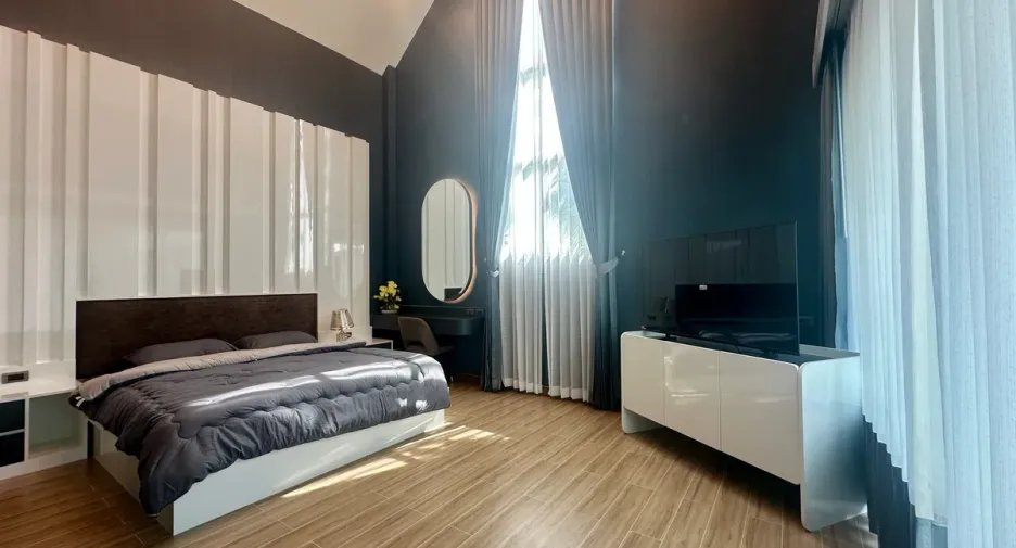 For rent and for sale 4 bedrooms house in Bang Lamung, Chonburi