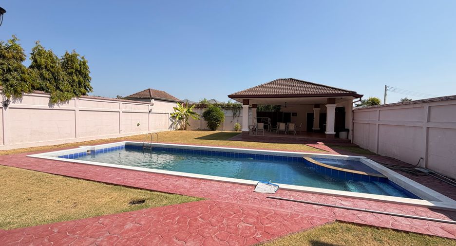 For rent and for sale 4 bedrooms house in Ban Bueng, Chonburi