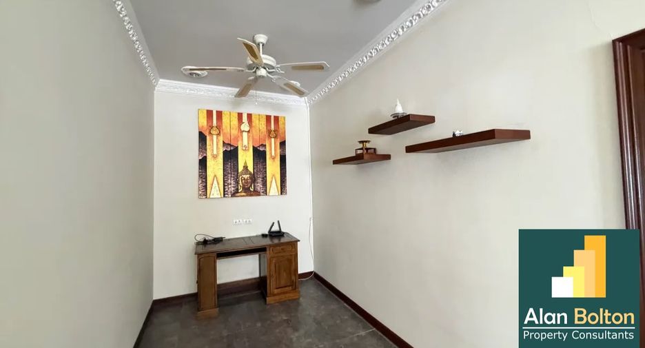 Casa en venta de 4 habitaciones en Ban Bueng, Chonburi