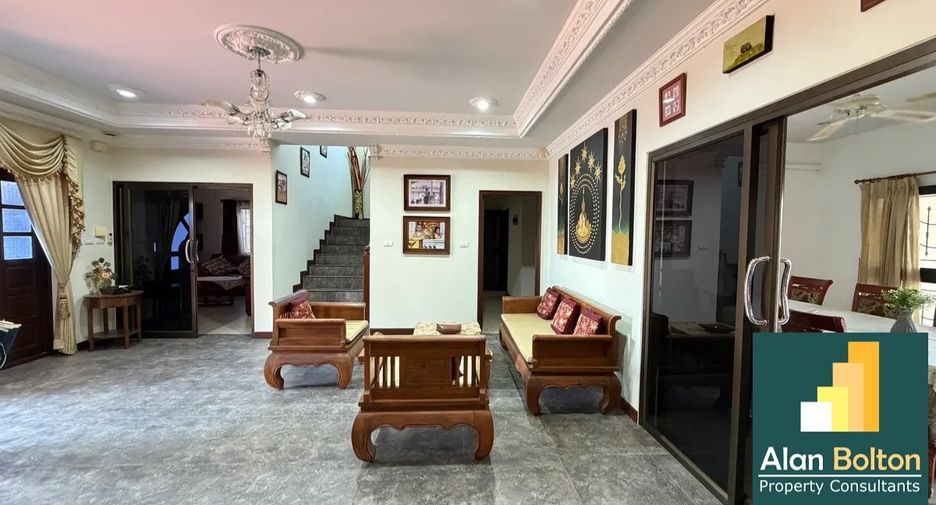 For rent and for sale 4 bedrooms house in Ban Bueng, Chonburi