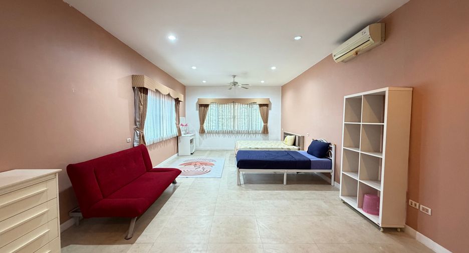 For rent and for sale 4 bedrooms house in Ban Bueng, Chonburi