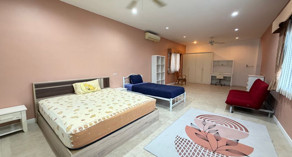 For rent and for sale 4 bedrooms house in Ban Bueng, Chonburi