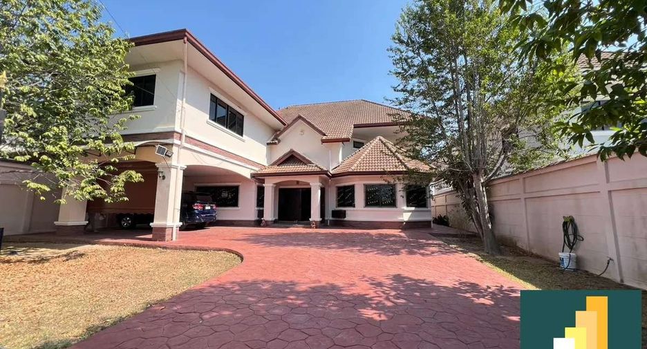 For rent and for sale 4 bedrooms house in Ban Bueng, Chonburi