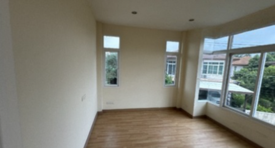 For sale 4 ベッドルーム house in Si Racha, Chonburi
