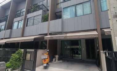Reihenhaus zur Miete mit 3 Zimmer in Saphan Sung, Bangkok