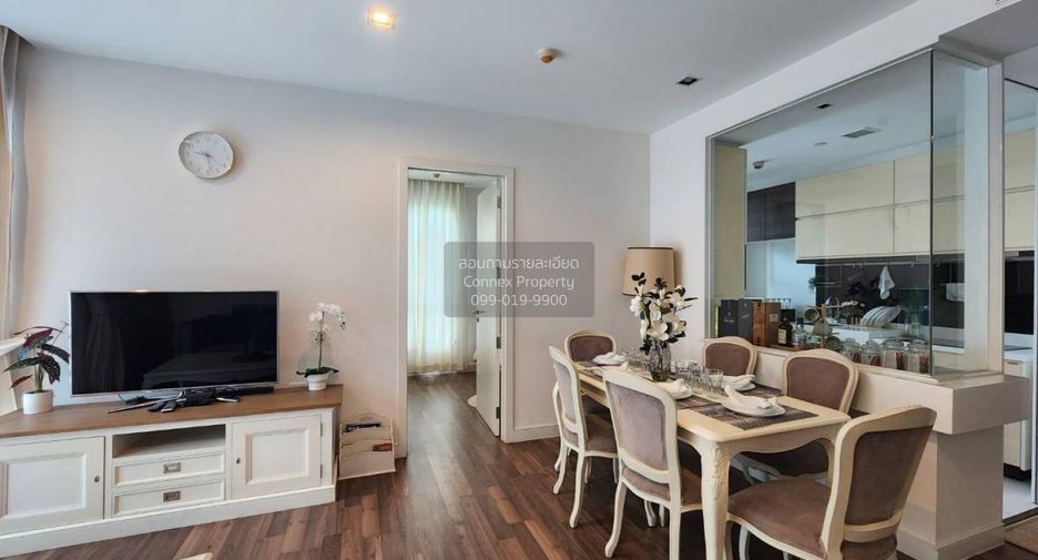 For rent 2 bedrooms condo in Phra Khanong, Bangkok