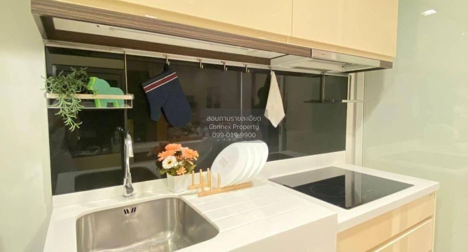 For rent 2 bedrooms condo in Phra Khanong, Bangkok