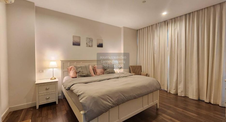 For rent 2 bedrooms condo in Phra Khanong, Bangkok
