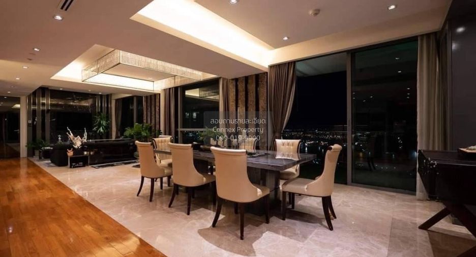 For rent 3 bedrooms condo in Yan Nawa, Bangkok