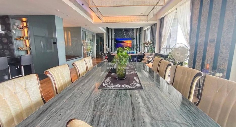 For rent 3 bedrooms condo in Yan Nawa, Bangkok