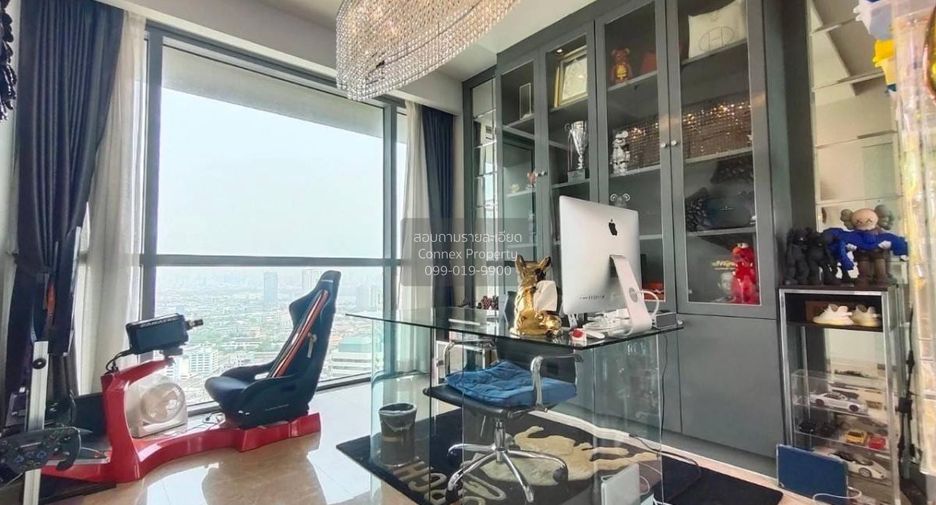 For rent 3 bedrooms condo in Yan Nawa, Bangkok