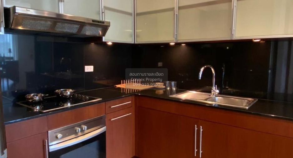 For rent 3 bedrooms condo in Pathum Wan, Bangkok