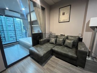 For rent 2 bedrooms condo in Bang Rak, Bangkok