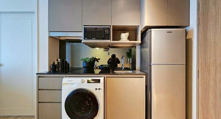 For rent 1 bed condo in Khlong Toei, Bangkok