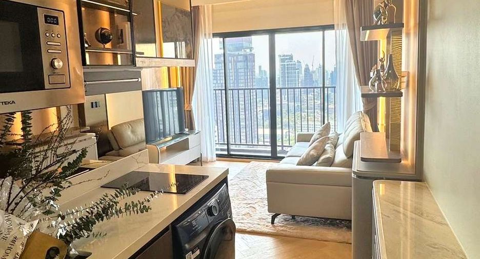For rent 2 bedrooms condo in Watthana, Bangkok