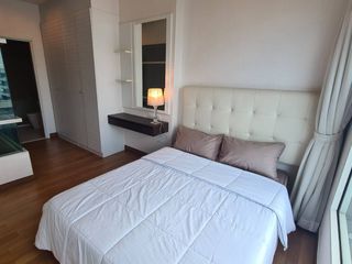 For rent 4 bedrooms condo in Watthana, Bangkok