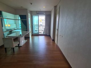 For rent 4 bedrooms condo in Watthana, Bangkok