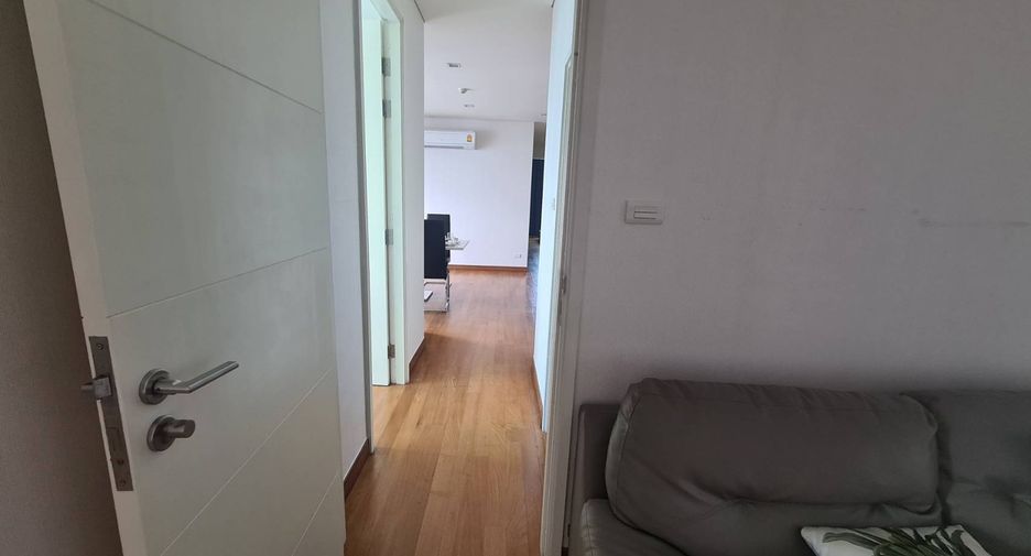 For rent 4 bedrooms condo in Watthana, Bangkok