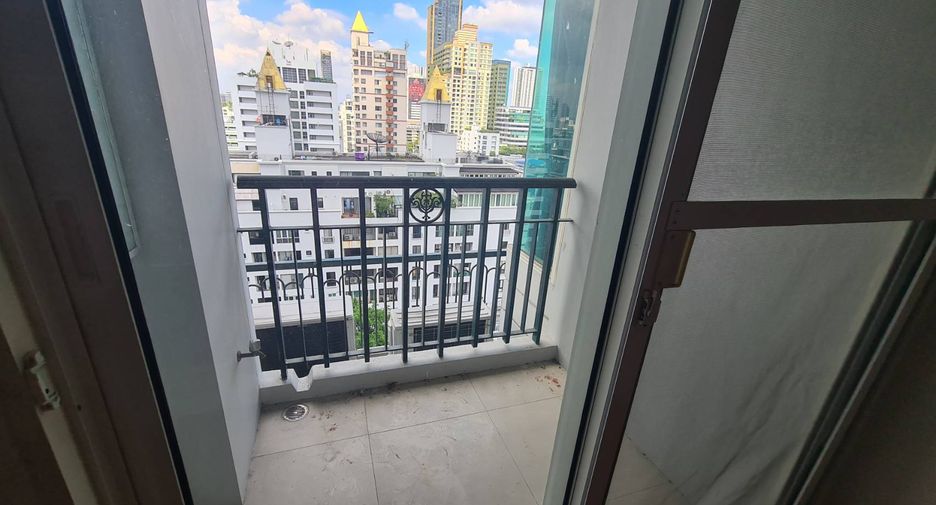 For rent 4 bedrooms condo in Watthana, Bangkok