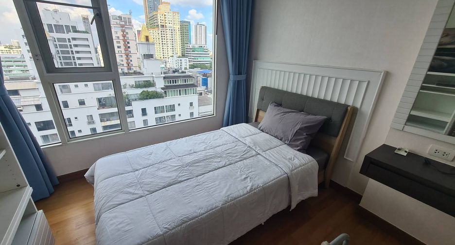 For rent 4 bedrooms condo in Watthana, Bangkok