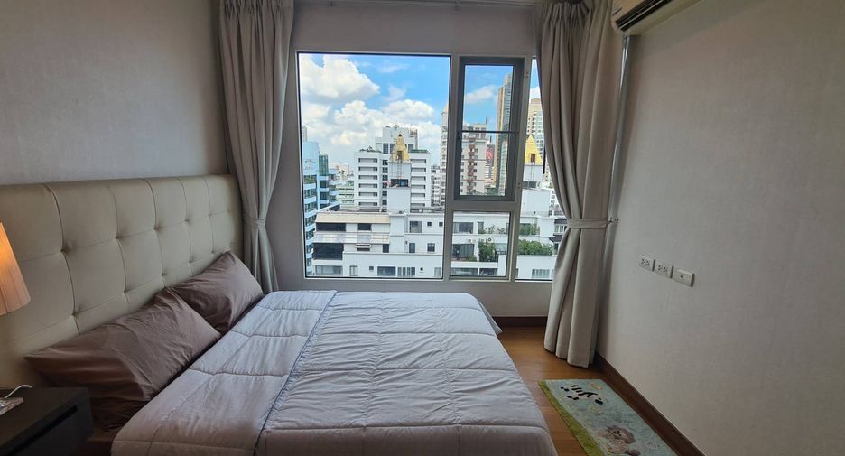 For rent 4 bedrooms condo in Watthana, Bangkok