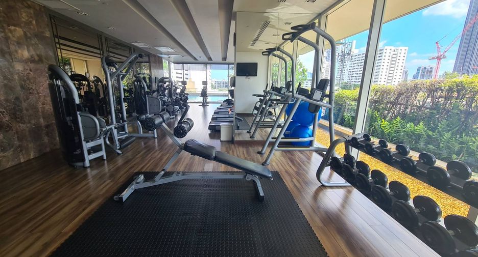 For rent 4 bedrooms condo in Watthana, Bangkok