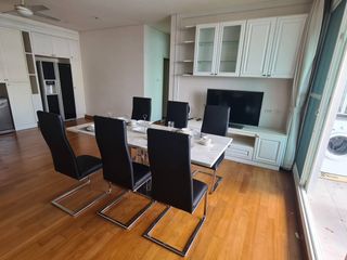 For rent 4 bedrooms condo in Watthana, Bangkok