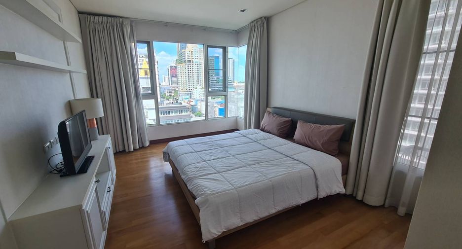 For rent 4 bedrooms condo in Watthana, Bangkok