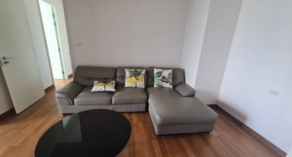For rent 4 bedrooms condo in Watthana, Bangkok