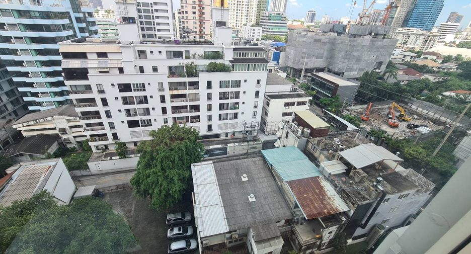 For rent 4 bedrooms condo in Watthana, Bangkok