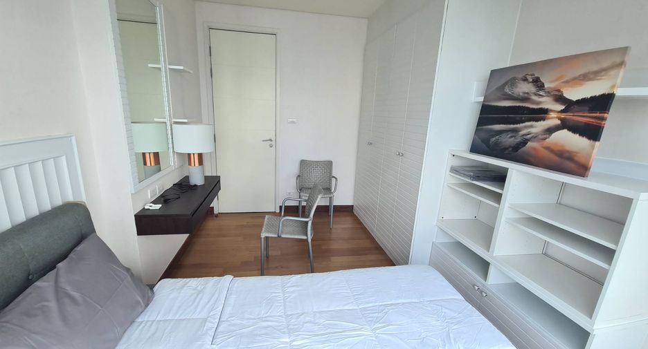 For rent 4 bedrooms condo in Watthana, Bangkok