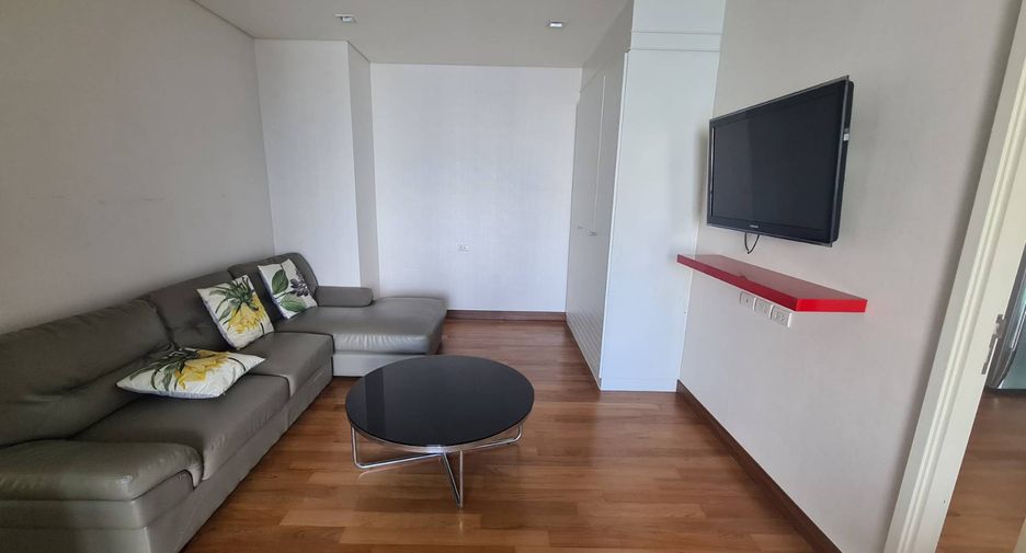 For rent 4 bedrooms condo in Watthana, Bangkok