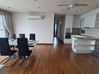 For rent 4 bedrooms condo in Watthana, Bangkok