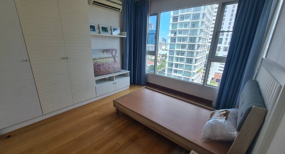 For rent 4 bedrooms condo in Watthana, Bangkok