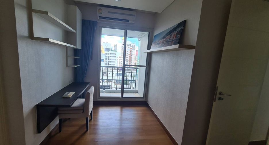 For rent 4 bedrooms condo in Watthana, Bangkok
