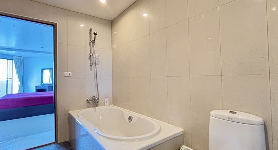 For sale 2 ベッドルーム condo in Bang Lamung, Chonburi