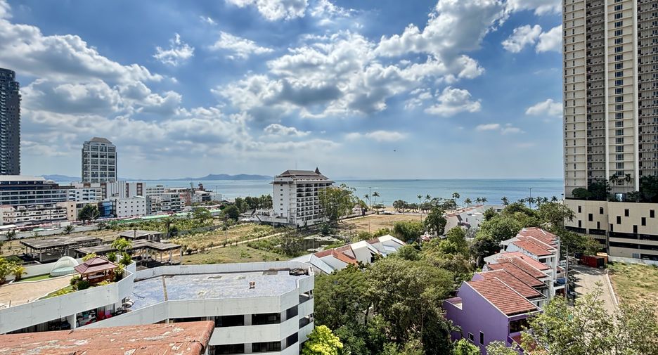 For sale 2 ベッドルーム condo in Bang Lamung, Chonburi