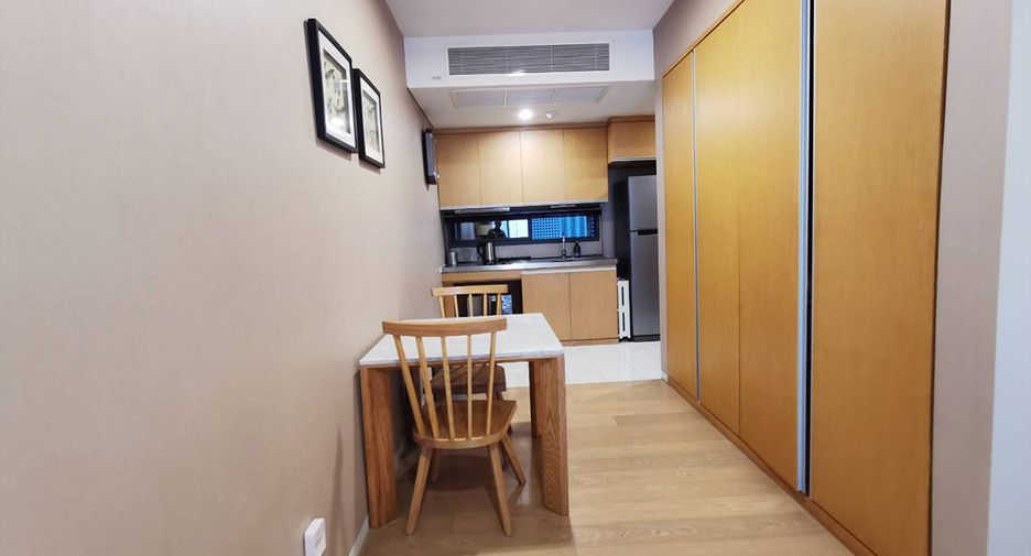 For sale 1 bed condo in Watthana, Bangkok
